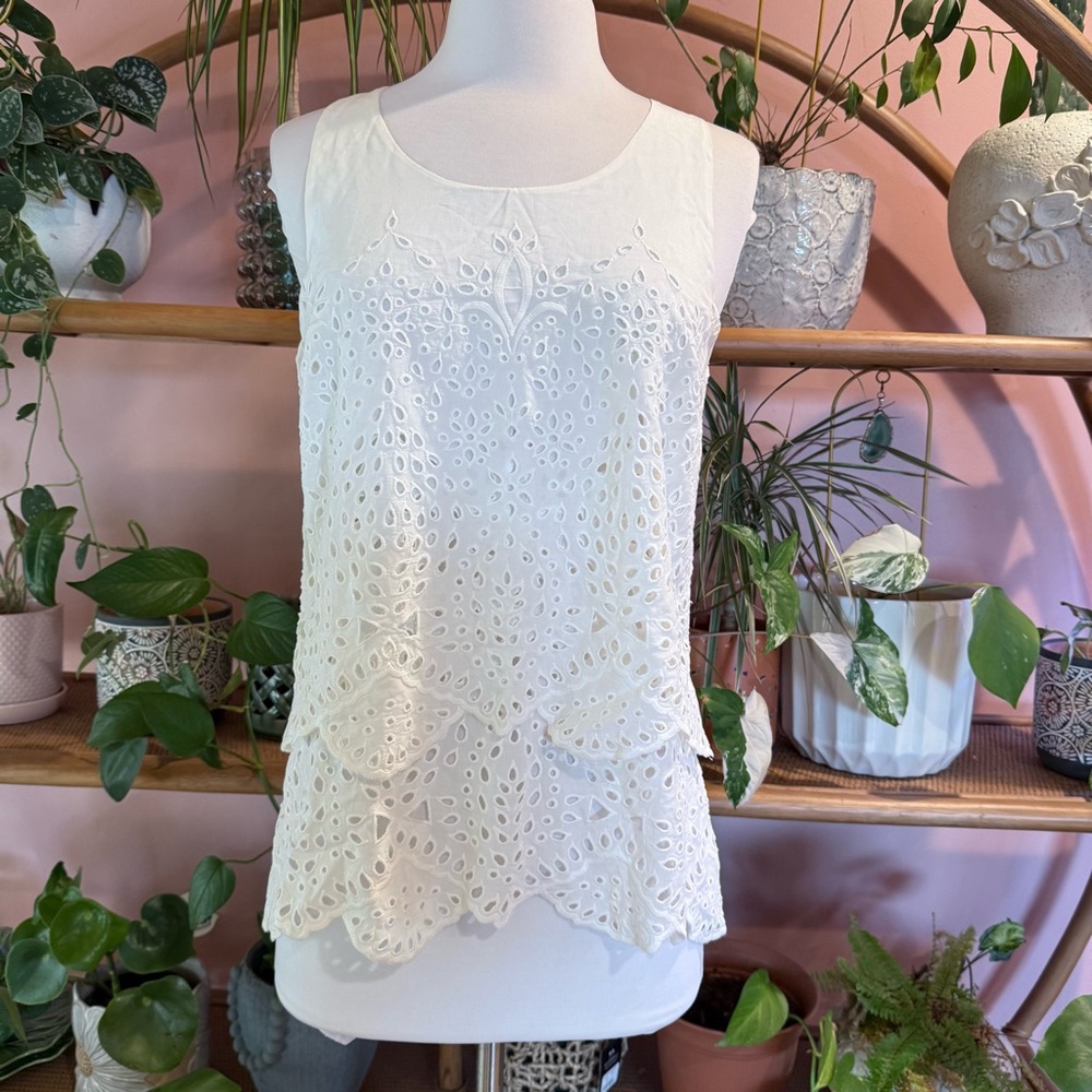 CAbi  Frolic Sleeveless Eyelet Layered Tiered Top Size XS #5723 - Picture 4 of 13